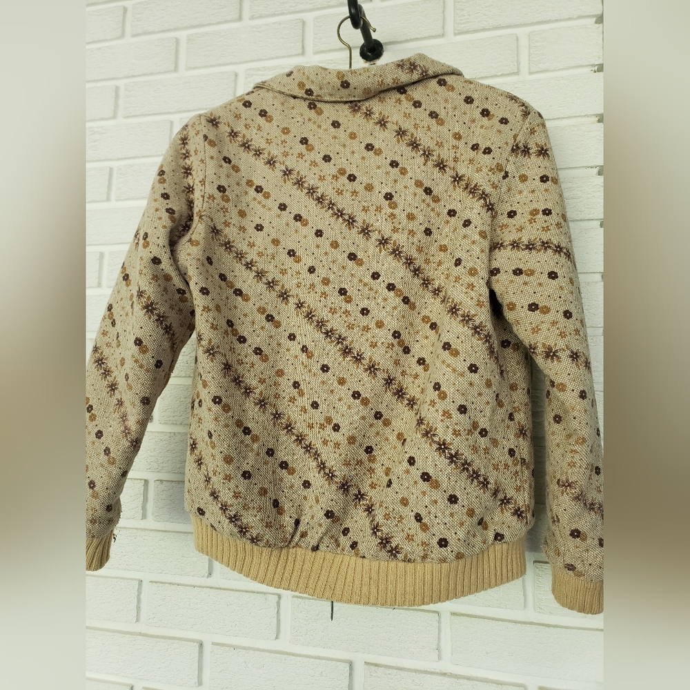 70s bomber style coat with the most adorable printed cotton shell - Picture 9 of 12